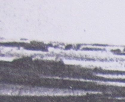 Foto Løgumklosters Lokalhistoriske arkiv. I bunden af billedet ril højre ses skorsten af nr. 5-7.